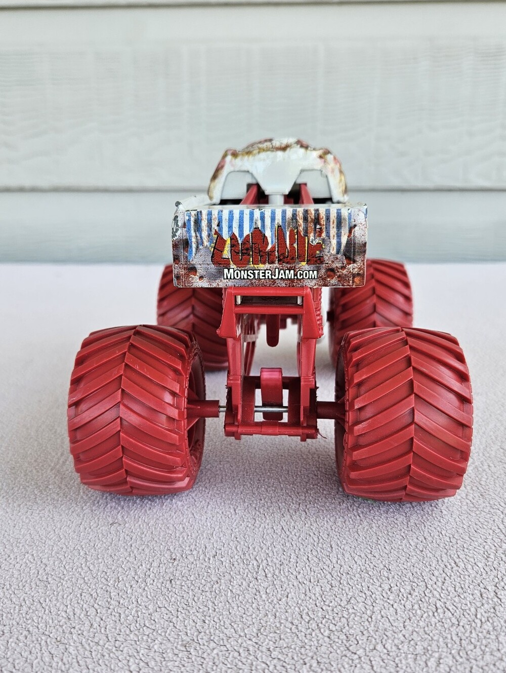 Monster Jam 1:24 Die Cast Monster Truck Zombie Red White Metal - Picture 3 of 7